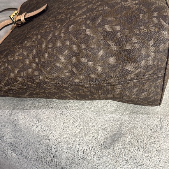 Michael Kors Jet Set Large Signature Logo Tote Bag - Picture 4 of 9